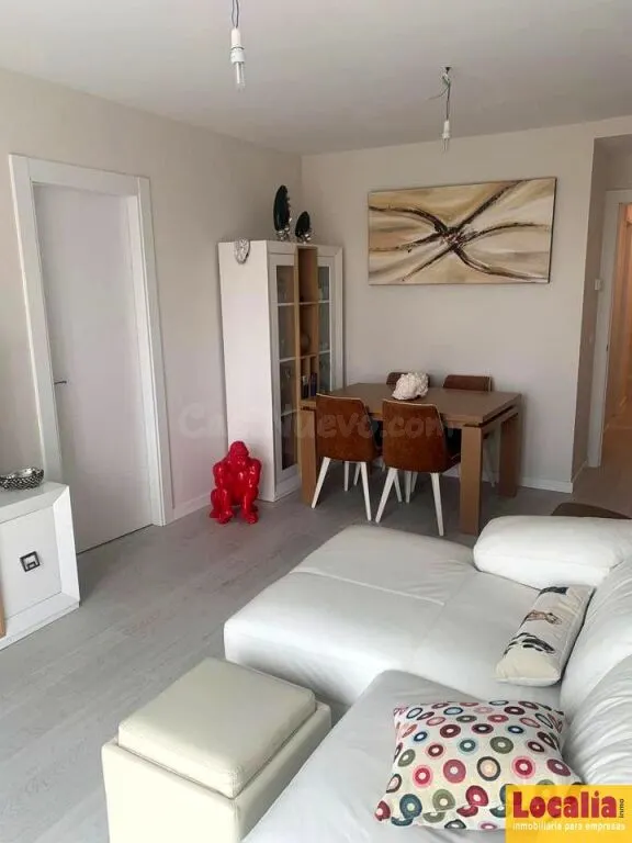 Piso moderno de 2 habitaciones con garaje doble - foto 3
