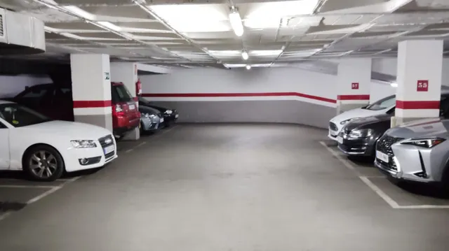 Plaza parking 9m² alquiler Eixample Barcelona centro — 9