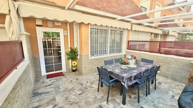 Magnifico adosado en Venta en Elche