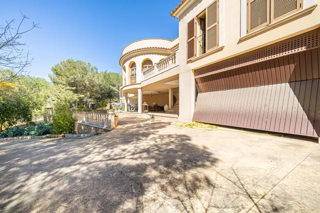 Chalet unifamiliar de 5 dormitorios y 5 baños, con piscina, garaje, ascensor y apartamento de invitados en Peguera (Calvià) — 36