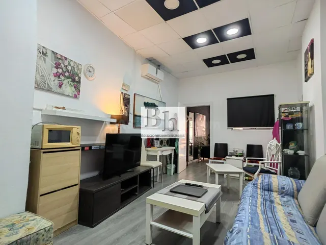 BLANHOGAR VENDE DOS LOCALES EN HUELIN!!! - foto 2