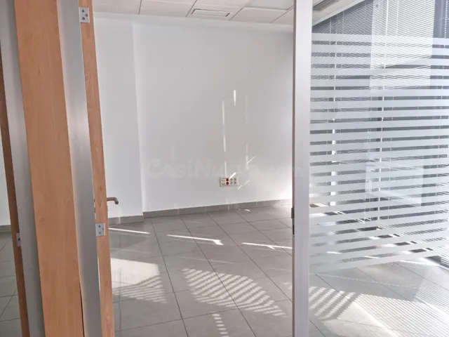 VENTA DE OFICINA EN EDIFICIO ESTADIO NUEVO MIRANDILLA (CARRA - foto 4