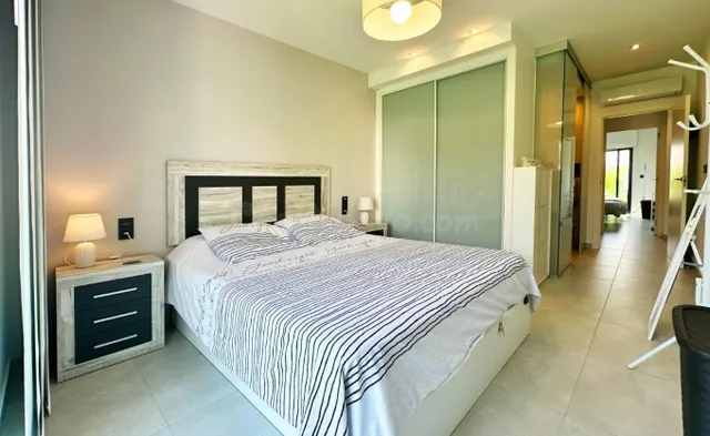 Se vende ático de 2 dormitorios en la primera planta con solárium privado en Oasis Beach XII, El Raso, Guardamar del Segura — 7