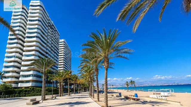 EXCLUSIVA VIVIENDA EN PRIMERA LÍNEA DE LA PLAYA DE SAN JUAN, CON JACUZZI Y VISTAS FRONTALES AL MAR — 48