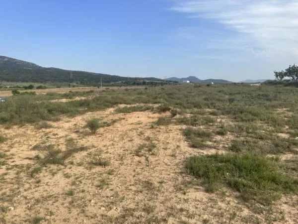 Parcela de terreno de 69000 metros — 2