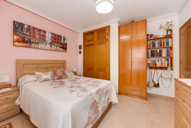 Encantador Apartamento de 2 dormitorios y 1 baño con piscina comunitaria — 13