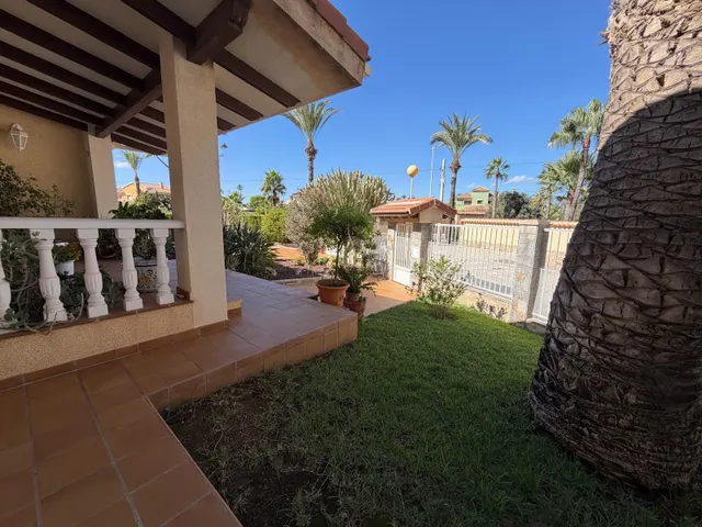 Chalet de lujo en Cabo Roig con 5 hab 5 baños picina propia chalet estilo americano — 15