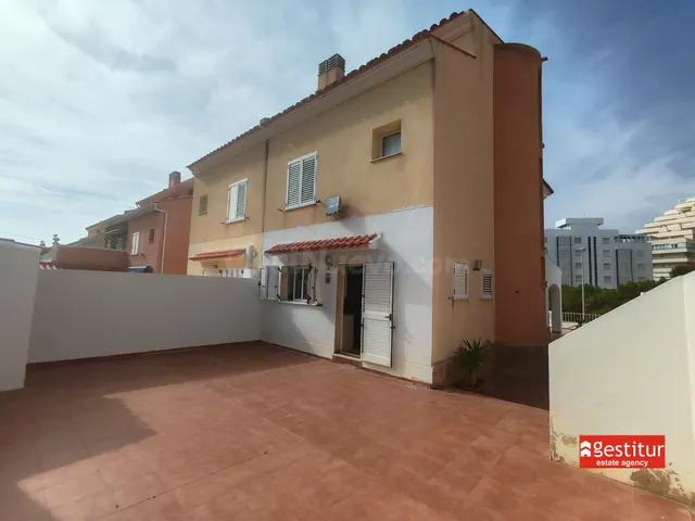 Chalet Pareado cerca del mar. - foto 4