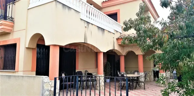 Chalet en Vera Pueblo con 7 dormitorios, gran terraza y parc - foto 2