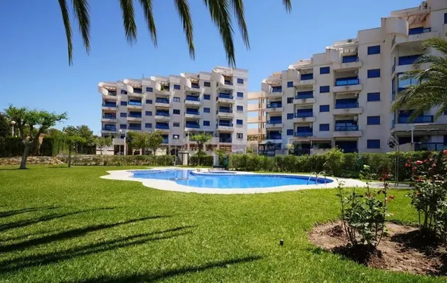 Ático con vistas al mar, solárium privado y garaje en El Lim - foto 3