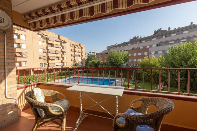 Amplio piso de 4 dormitorios en la prestigiosa urbanización Las Brisas – La Chana — 10