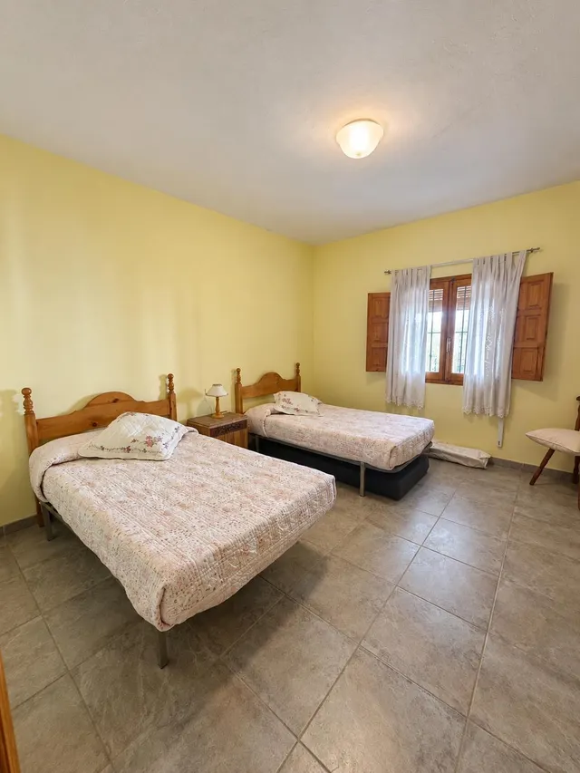 Vivienda independiente con parcela de 2.446 m2, piscina y vistas a la montaña en El Berro — 10