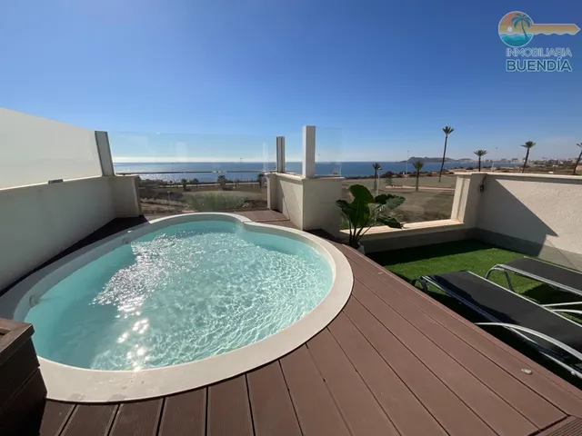 Ático  con vistas al mar  en el alamillo — 11