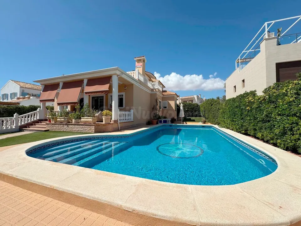 Villa 6 habitaciones 290m² en venta - Torre la mata