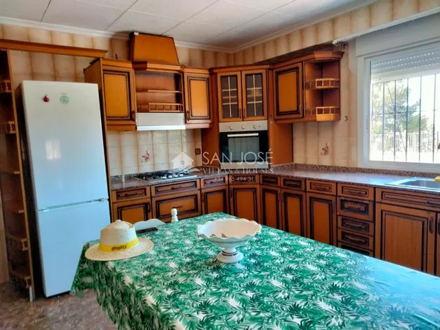 SE VENDE CHALET EN ELCHE — 13