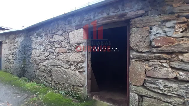 CASA CON GALPÓN, PATIO Y PEQUEÑA PARCELA CERCA DE CELANOVA — 22