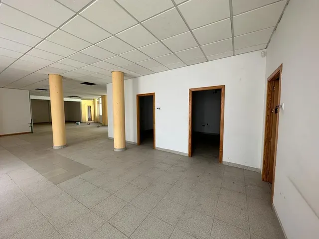 Ocasion local comercial en el carmen!! — 16