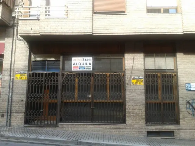 BIEN ARREGLADO, CON LUZ NATURAL