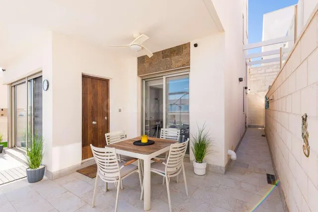 Villa 3 habitaciones en venta - Lomas de Cabo Roig - foto 2