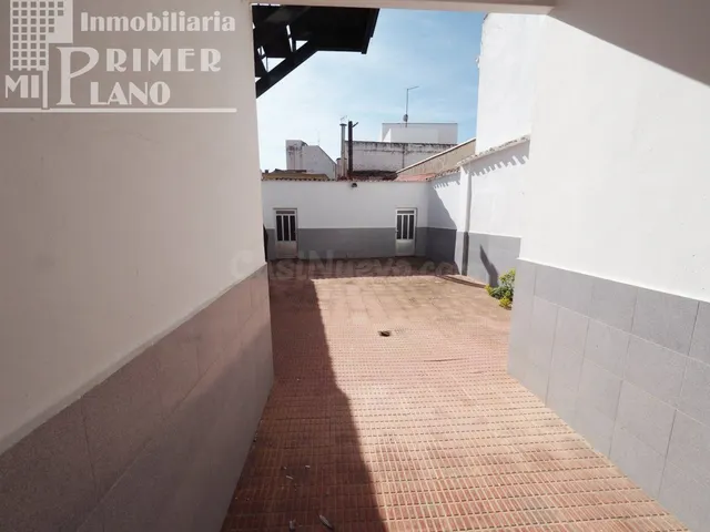 *Casa de dos plantas, para entrar a vivir, en zona centro de - foto 3