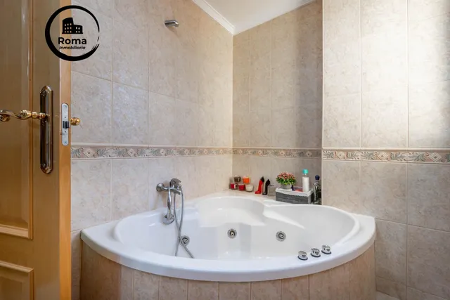 CHALET CON PISCINA Y JARDÍN A SOLO 10 MINUTOS DE GRANADA — 49