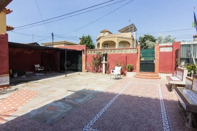 Casa independiente de dos plantas con infinitas posibilidade