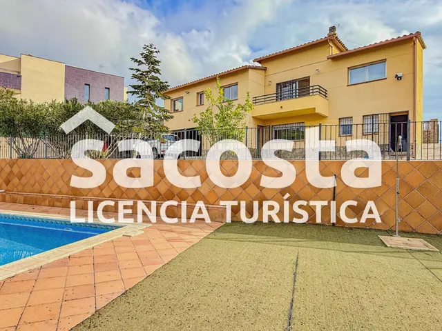 Casa en venta exclusiva con licencia turística — Els Pinars,