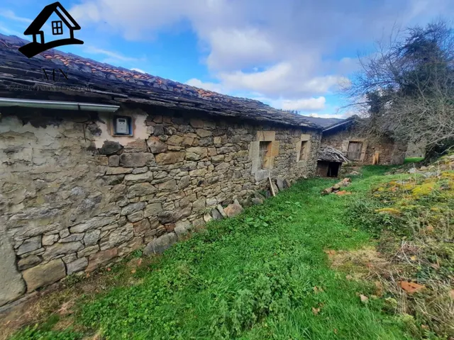 VENTA DE FINCAS Y CONJUNTO DE TRES CABAÑAS PASIEGAS EN SAN P - foto 5
