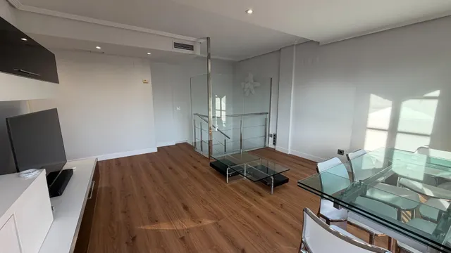 ¡Ático duplex con Terraza, Piscina y Pista de Padel en Maestro Rodrigo! — 23
