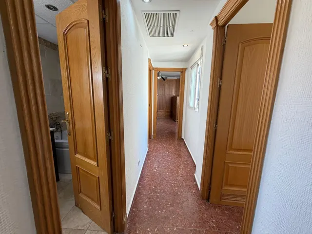 Amplio piso en alquiler en Plaza San Rafael, Córdoba — 27