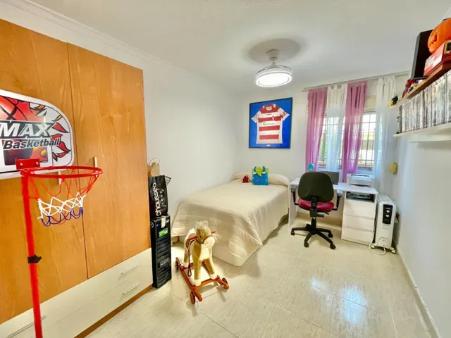Piso exterior de 3 dormitorios en Miralbaida – Listo para entrar a vivir — 12