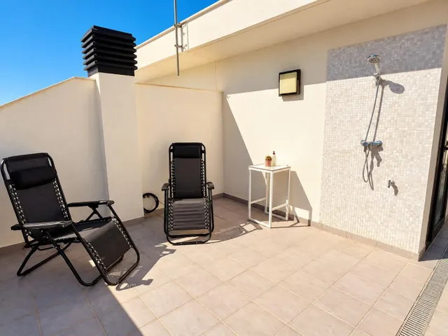 Preciosa casa de esquina con 3 dormitorios, amplia parcela privada y vistas panorámicas en Albir — 39