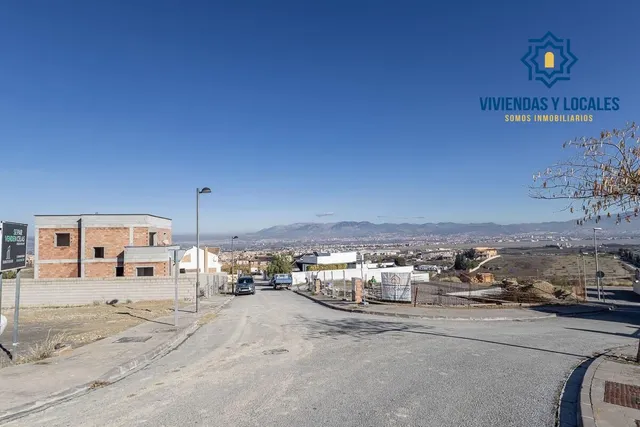 Parcela exclusiva con estructura de Chalet independiente y piscina en Urb. El Montecillo, Las Gabias — 34