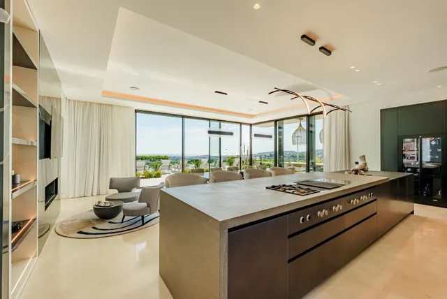VILLA DE LUJO EN URBANIZACIÓN LA QUINTA, BENAHAVIS — 18