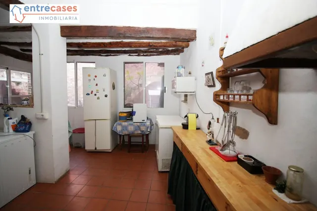 CASA DE PUEBLO EN FAURA ESPACIOSA MUCHAS POSIBILIDADES PRECIO REBAJADO — 24