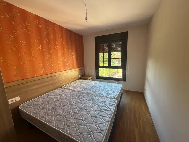 Piso de 3 habitaciones en alquiler en el centro de Nava - foto 5
