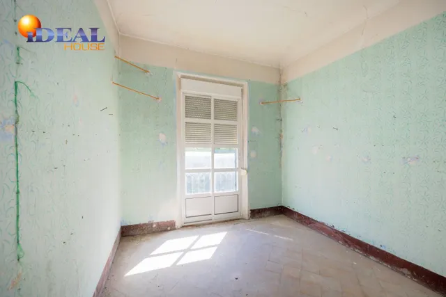 A LA VENTA EDIFICIO EN PLAZA BIB-RAMBLA — 24