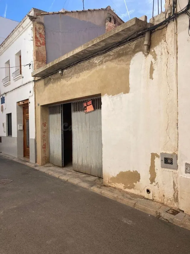 Casa adosada para reformar/ construir, en venta en calle San