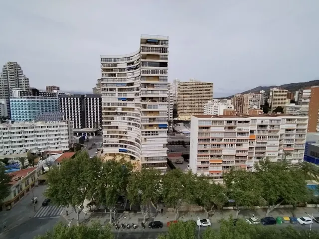 Gran Atico con vistas panoramicas al mar y Benidorm a unos pasos de playa Levante. — 45