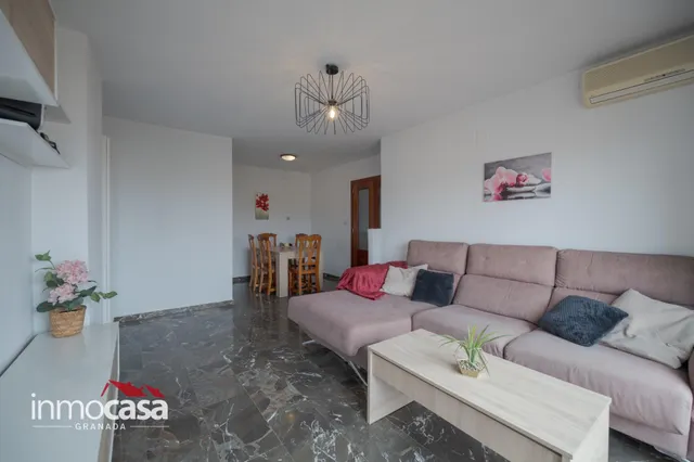Se Vende amplio piso en  zona Villarejo, con Terraza y Vistas Despejadas — 14