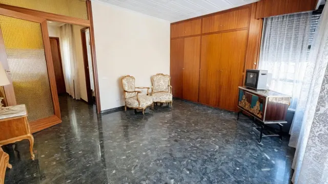 ESPACIOSA VIVIENDA EXTERIOR CON TERRAZA, BALCÓN Y GARAJE INCLUIDO. — 22