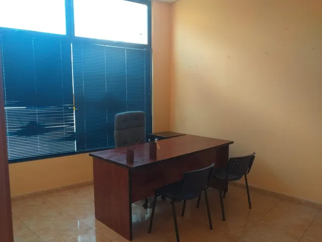 LOCAL ADAPTADO A AULAS ENSEÑANZA — 5