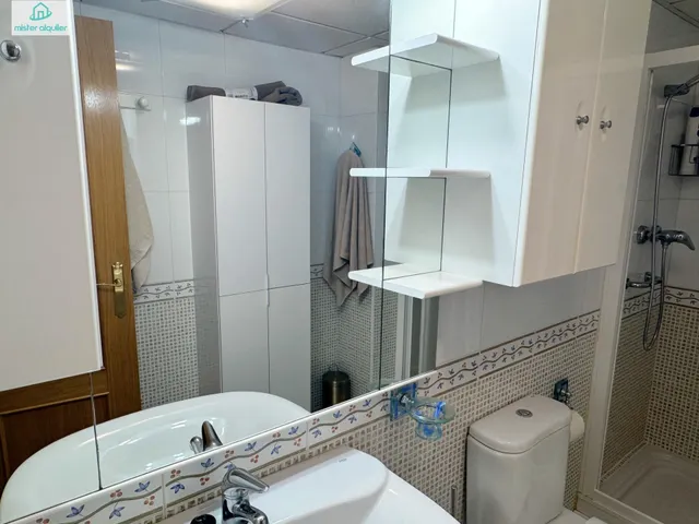 ALQUILER DE HABITACIÓN PARA ESTUDIANTE, IDEAL PARA UNIVERSITARIO DE MEDICINA Y CIENCIAS DE LA SALUD — 46