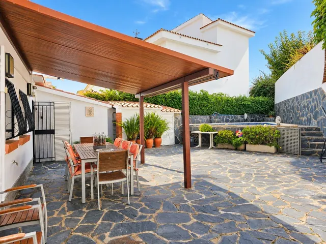 Casa con piscina privada, jardín y porche en Can Sors — 45