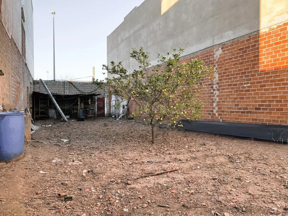 SOLAR EN BRUTO EN VENTA EN AVDA. DE CÁNOVAS Y ALREDEDORES