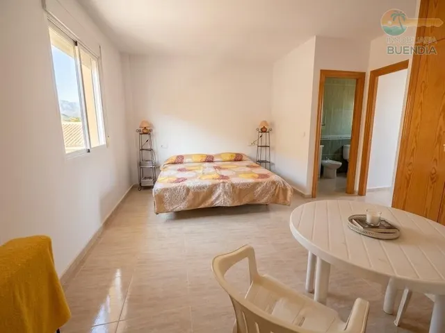 Triplex en bahia con amplias terrazas y plaza de parking — 16