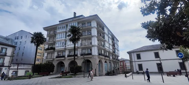 Oficina de 134 m2 con dos balcones y viabilidad para cambio  - foto 3