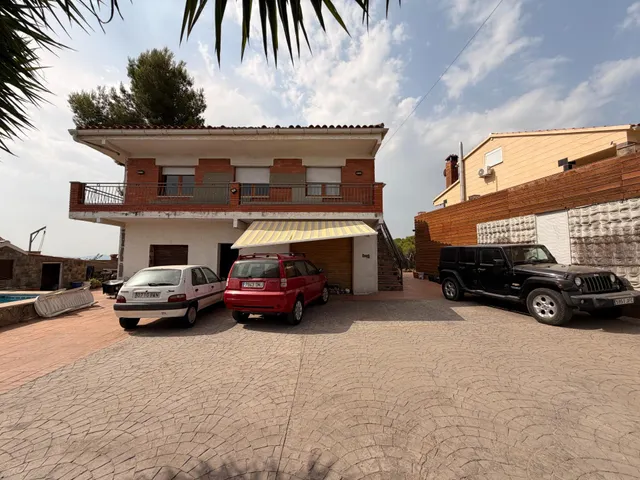 Chalet / Torre en Venta en Terrassa — 38