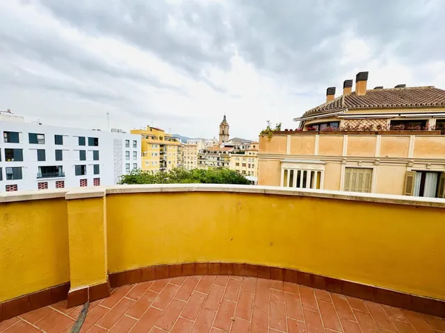 Ático en centro histórico para alquiler por temporadas - foto 2