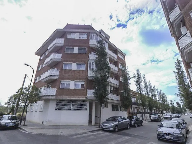 Se vende Piso OKUPADO en Calle HOSPITALET DE L INFANT 1 Reus